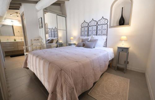 Slpendid villa with heated pool and Jacuzzi for 12 people in Saint-chamas - Foto 29