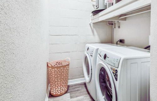 Heart of S Tampa- Hot Tub, Private Backyard, Fire Pit, Grill, 5 min to Beach - Foto 14