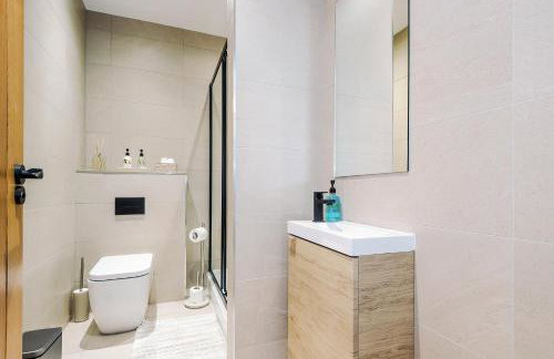 No.44 - Deluxe 2-Bedroom Duplex with Balcony - Foto 23