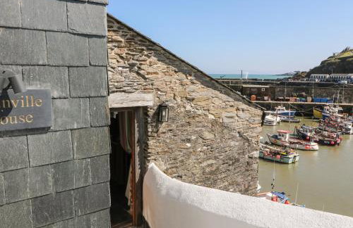 Glanville House - Photo 1