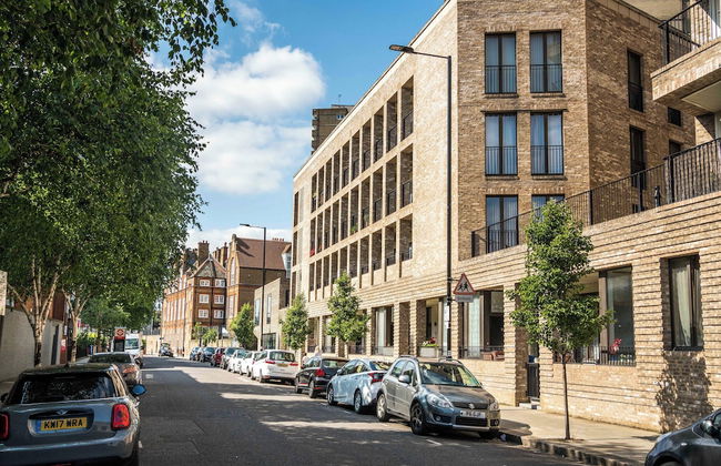 Shiny & Comfy stay with Underground links nearby! - Photo 18