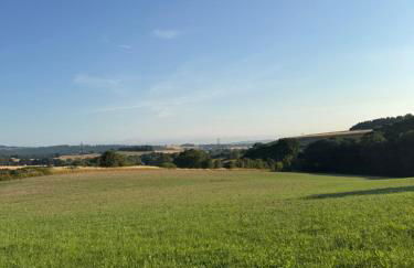 The Hayloft, Modern 4 Bed, 8 person, Barn Conversion in a Rural Location with Great Access & Hot Tub - Foto 39