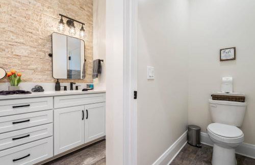 Luxury Stay Heated Pool and Hot Tub Fenced Yard - Foto 24