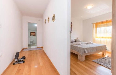 6 Bedroom Lovely Home In Ceranje Gornje - Foto 23