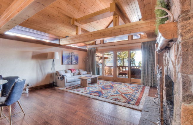 Crystal Shores Villa Lake Views & Hiking - Photo 1