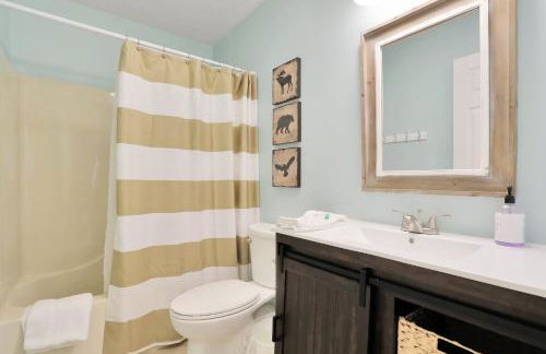 Lazy Basye Shenandoah Cabin with Hot Tub, Sleeps 10 - Foto 40