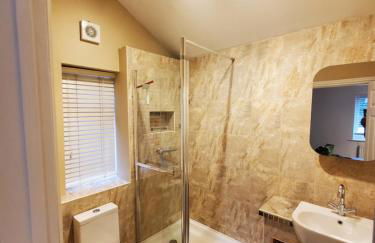 5 bedroom, recently renovated house close to Hastings Beach - Foto 19