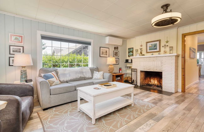 Beach Pines Bungalow by Avantstay Classic Cottage Steps to the Beach w/ Private Yard - Foto 5