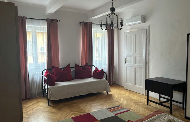 Diamond Astoria 4, Quiet Apartment - Photo 9