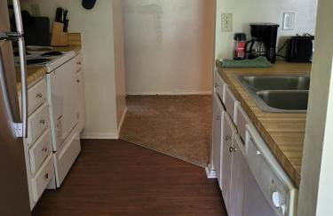 Tiny Cute Home 9 miles from Stone Mountain Park - Foto 18