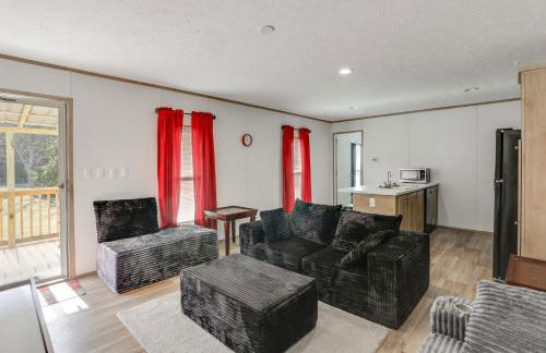 2 Mi to Lake Marion! Pet-Friendly Home with Yard - Foto 4