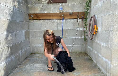 Hop Loft-Barn Conversion, with access to Pool & Hot Tub-at Fox Valley Cottages - Foto 20