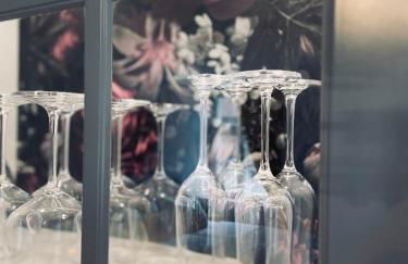 Modernes Appartement "ALTE MÄDCHENSCHULE", inkl Stellplatz, E-Bike Ladestation, Boxspringbett, Business, 2 Personen, gratis Kaffee und Tee, WLAN - Foto 11