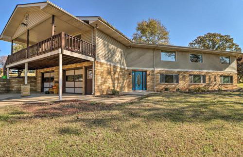 Large Home with Games 4 Mi to Bull Shoals Lake! - Foto 1