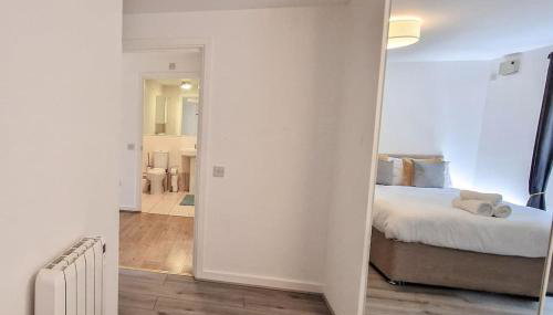 Comfy 2 bed Flat with free Parking, close to Tube - Foto 4