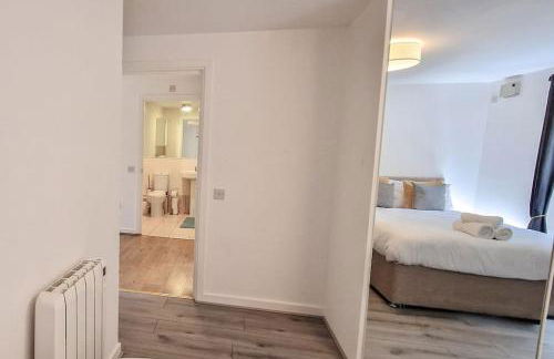 Comfy 2 bed Flat with free Parking, close to Tube - Foto 4