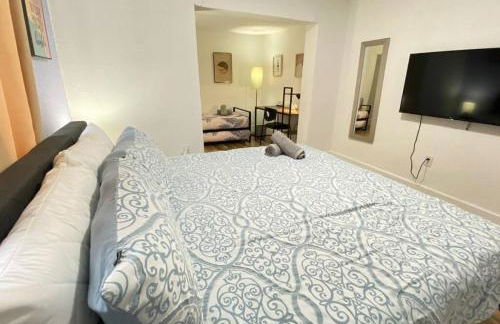 Heart of Miami sleeps 10 near Little Havana Beaches - Foto 30