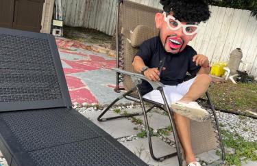 AMIRI Hollywood 5 mins from Hard Rock Stadium & The Guitar - Foto 15