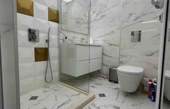 Luxurious Beach House With Wi-fi and Parking - Photo 17