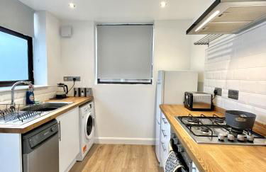 Modern 3-bed House With Parking Bamber Bridge, Preston - Foto 50