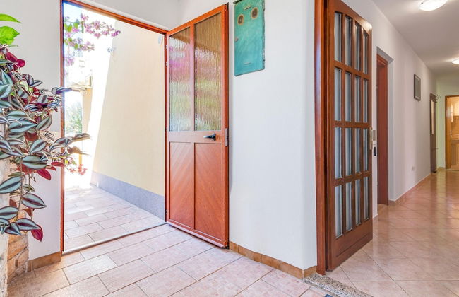 Secluded Apartment in Poreč with Garden - Foto 2