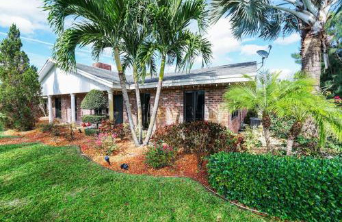 Upgraded Lux Retreat in Coconut Creek with Pool and Hot Tub - Foto 8