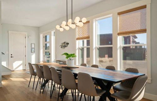 Brand-New Beach Retreat Hot Tub Sleeps 13 - Foto 16