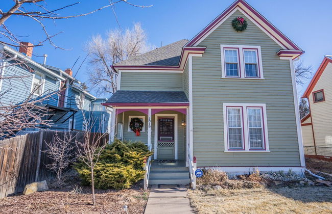 5bddowntown Victorian Charmhot Tub, Firepit - Photo 46