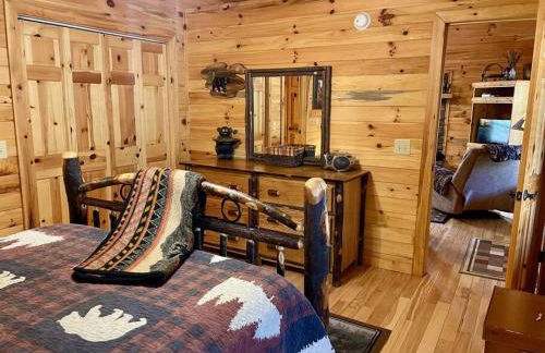 2 bed Cabin HOT TUB close to Helen #16 - Photo 9