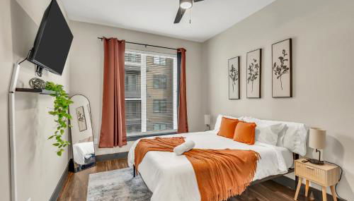 1BR Alongside Q2 and Domain With Pool, Gym and Free Parking - Foto 1