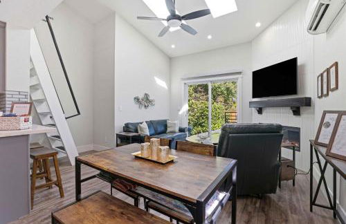 Angie Oasis Yard, Loft & Stocked Kitchen - Photo 14