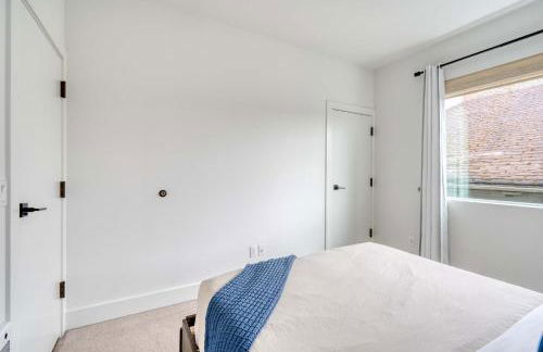 The Cascadia Retreat - Luxury Home - 90 WalkScore - Photo 26