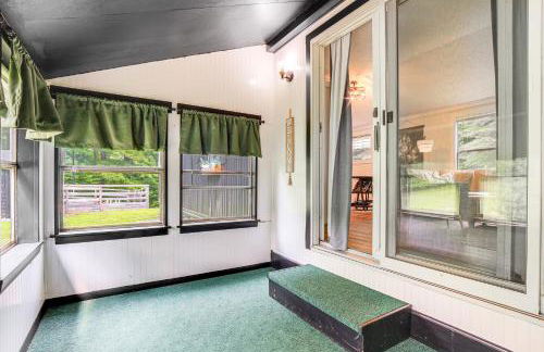 Peaceful Brookside Getaway about 10 Mi to Okemo Slopes! - Foto 16