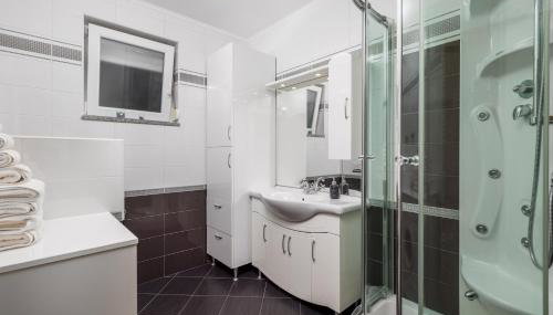 Apartment Flowers - Photo 5