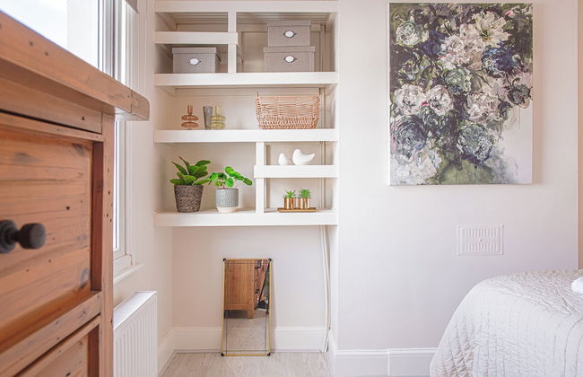 Stunning Townhouse with Large Garden - Photo 4