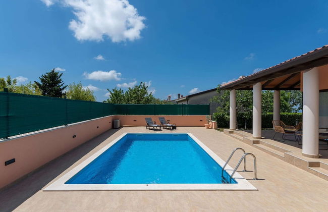 Stylish Villa in Buje With Outdoor Kitchen - Foto 19