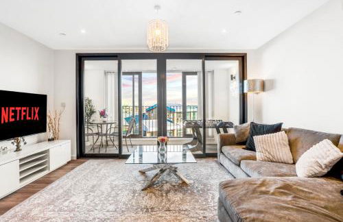 Two BDR Apt By Stay Aura Short Lets & Serviced Accommodation London With Free WiFi, Parking & 10 Min to Brentford Stadium - Foto 10