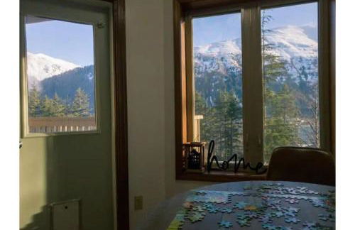 Lovely Condo Across from Downtown w Mountain View - Foto 7