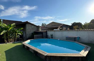 Marais Inn, maison typique avec piscine et jardin arboré, 10 kms Niort - Foto 5