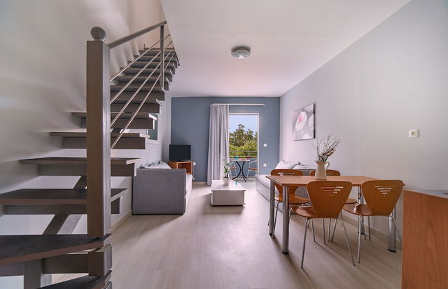 Sunrise Village Hotel - Photo 8