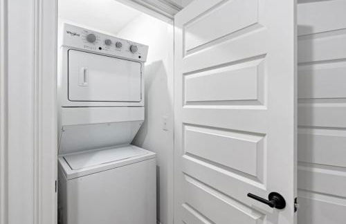 Luxury Design Condo, Close to Downtown Broadway & Coffee - Foto 31