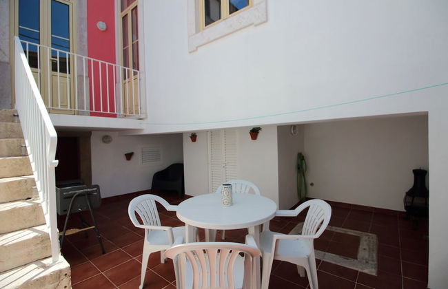 Old Town House in Figueira da Foz Near Beach - Photo 35