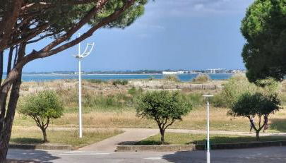 Une Escale en bord de Plage avec piscine et jardin - Photo 3
