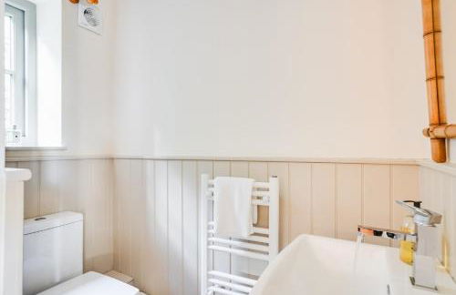 Charming Coach House Retreat Near Sherborne Abbey - Foto 27