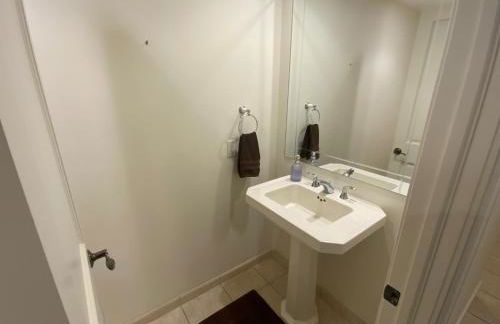 Lovely 2-bedroom Suite with lots of Amenities - Foto 13
