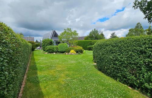 Wohlfühloase in der Eifel mit Weitblick in die Natur, Seenähe, Poolnutzung, Minigolf, Tennis und vieles mehr - Photo 9