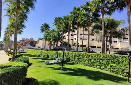 Luxury 3 Bedrooms, Private Heated Pool - EHHouse - Photo 25