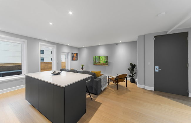 Elegant Suites De La Montagne- Dtwn Mtl - Photo 34