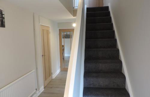 5 Bed Camberley Airport Accommodation - Foto 12