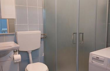 Sha La La - Charming, unique studio in a historic building next to a castle, WIFI, smart TV, washer-dryer - Photo 9